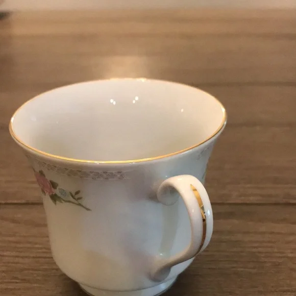 Crown Ming china bird of paradise floral pattern 4 cups and saucer set euc (a) - Picture 6 of 8